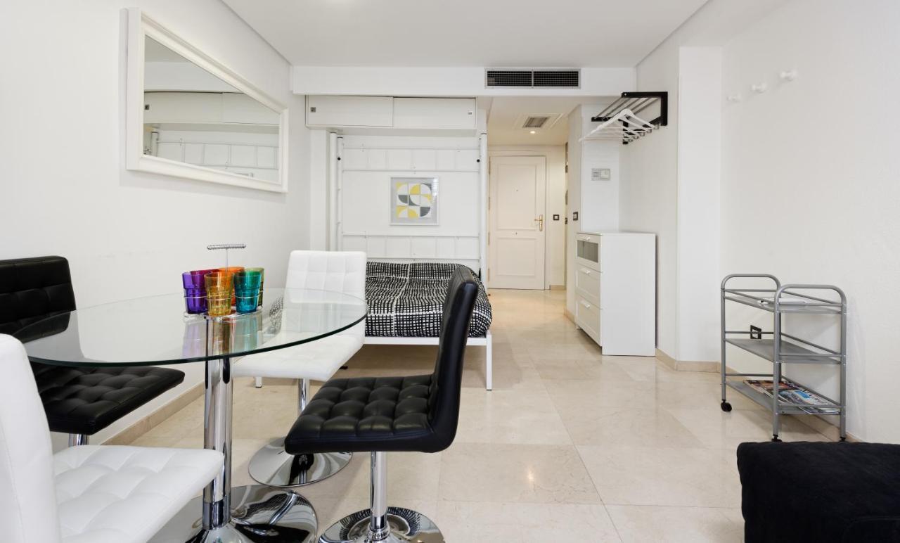 Retiro-Ibiza Alquiler Temporal-Hospitales Apartment Madrid Bagian luar foto